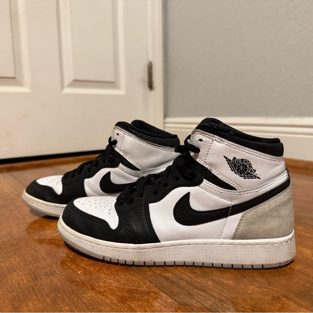Women’s Nike Air Jordan 1’s Retro High OG